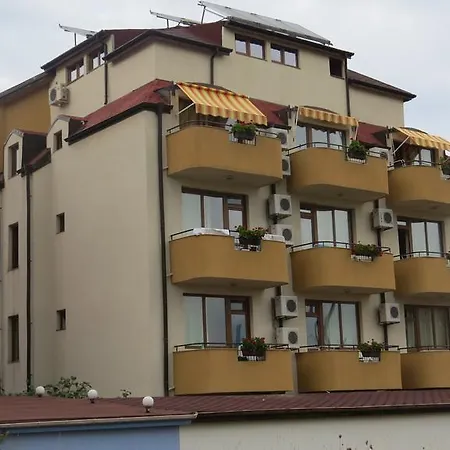 Отель Strinava Приморско